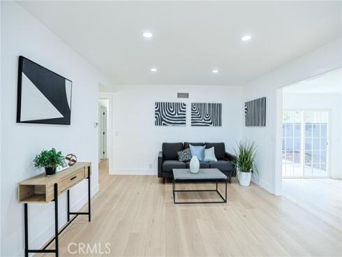 1246 E Turin , Anaheim, CA