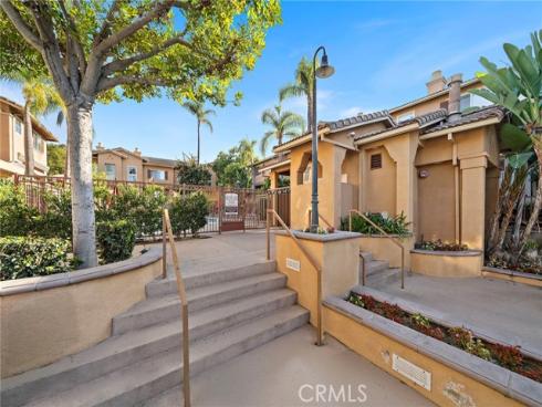 551 W Summerfield  , Anaheim, CA