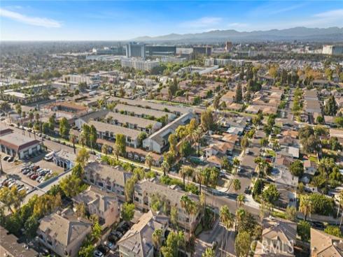 551 W Summerfield  , Anaheim, CA