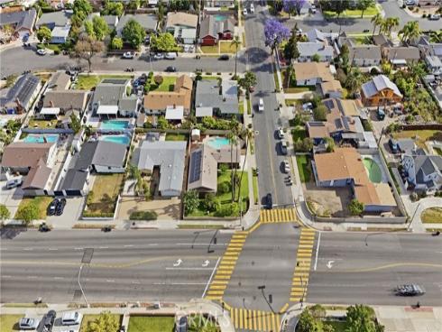 1946 W Broadway , Anaheim, CA