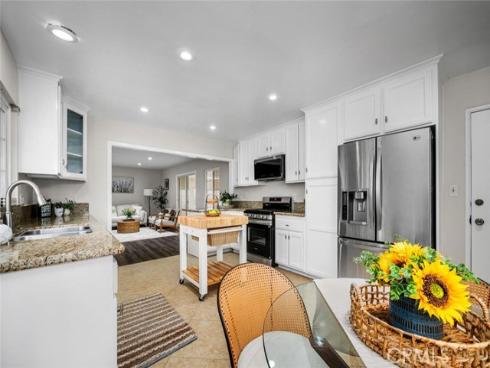 1943 W Victoria , Anaheim, CA