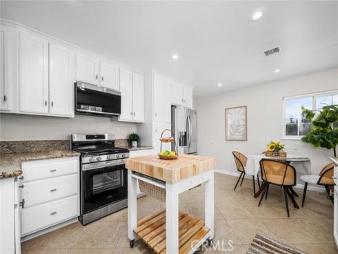 1943 W Victoria , Anaheim, CA