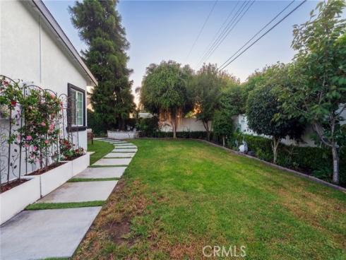 1861 W Chalet , Anaheim, CA