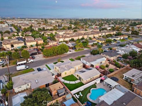 209 N Dahlia   Drive, Anaheim, CA