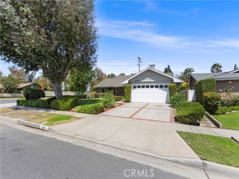 2505 E Oshkosh  , Anaheim, CA