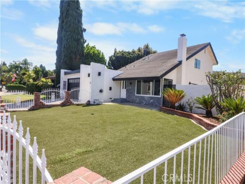2122 W Chalet  , Anaheim, CA