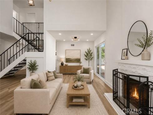 2122 W Chalet  , Anaheim, CA