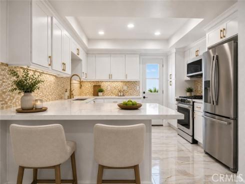 2122 W Chalet  , Anaheim, CA