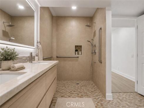 2122 W Chalet  , Anaheim, CA