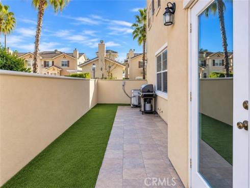1136 N Euclid  14 , Anaheim, CA