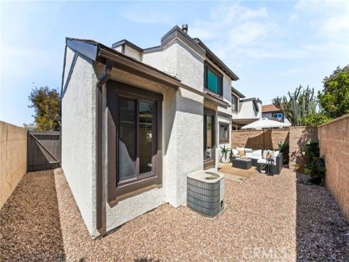 2650 W Meadowview Lane, Anaheim, CA