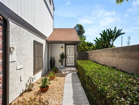 2650 W Meadowview Lane, Anaheim, CA
