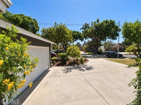 1521 W Crone , Anaheim, CA