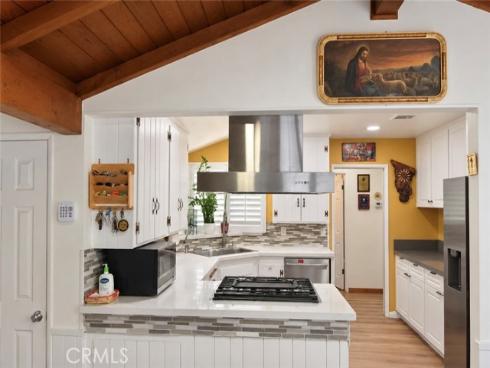1521 W Crone , Anaheim, CA