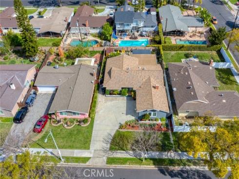 1521 W Crone , Anaheim, CA