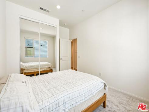 1095 N Harbor Blvd , Anaheim, CA
