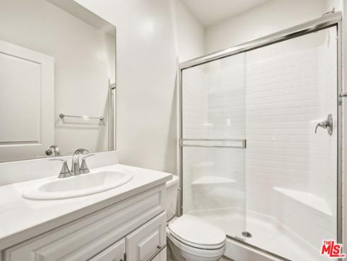 1095 N Harbor Blvd , Anaheim, CA