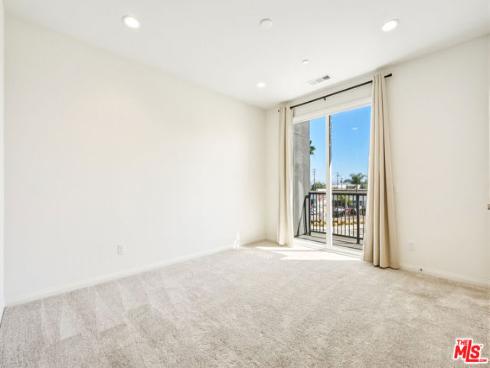 1095 N Harbor Blvd , Anaheim, CA