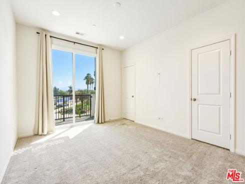 1095 N Harbor Blvd , Anaheim, CA