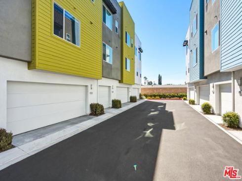 1095 N Harbor Blvd , Anaheim, CA