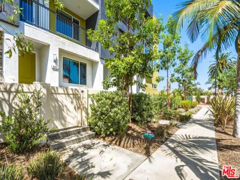 1095 N Harbor Blvd , Anaheim, CA