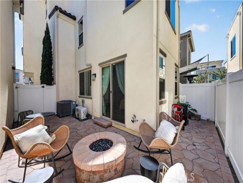592 S Motif  , Anaheim, CA