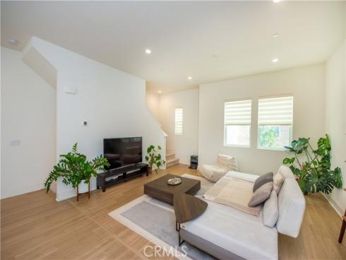 923 E Mason  34  Lane, Anaheim, CA