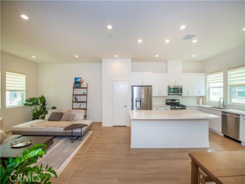 923 E Mason  34  Lane, Anaheim, CA