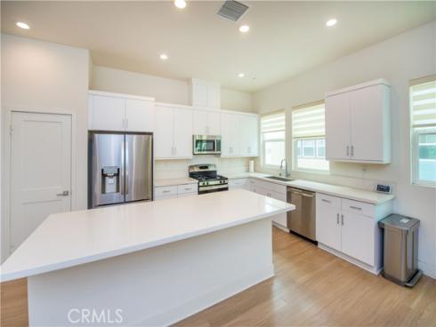 923 E Mason  34  Lane, Anaheim, CA