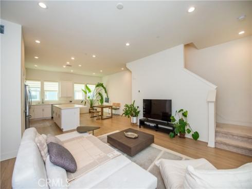 923 E Mason  34  Lane, Anaheim, CA