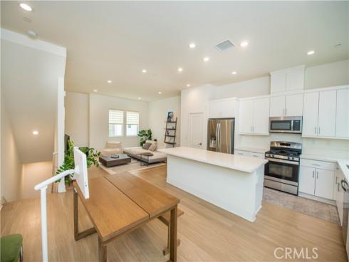 923 E Mason  34  Lane, Anaheim, CA