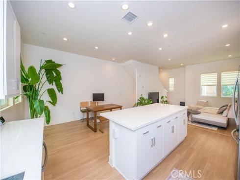 923 E Mason  34  Lane, Anaheim, CA