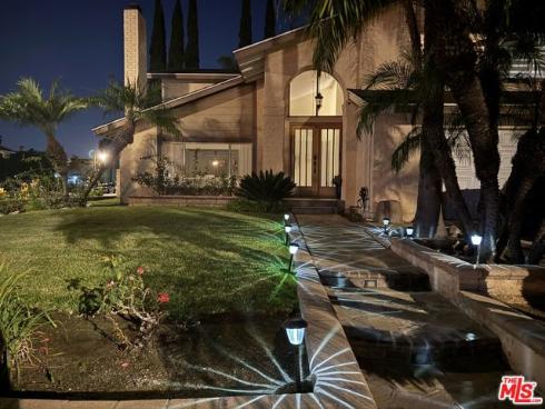 910 S Peary   Way, Anaheim, CA