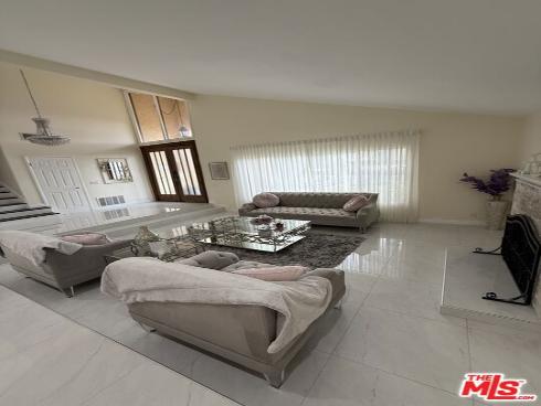 910 S Peary   Way, Anaheim, CA