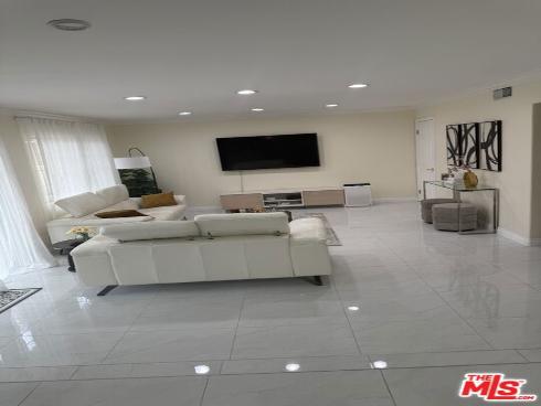 910 S Peary   Way, Anaheim, CA