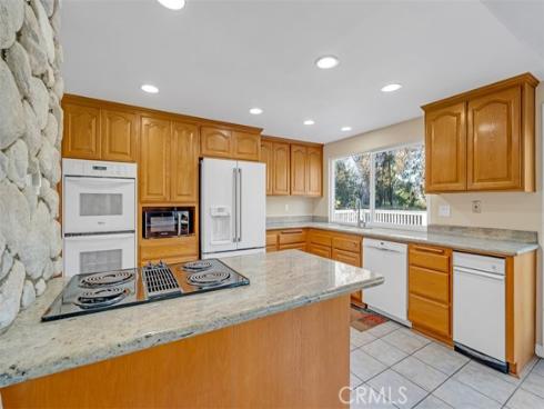 931  kings canyon   Road, Brea, CA