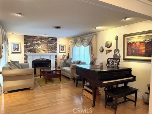 680 S Oakhaven Avenue, Brea, CA