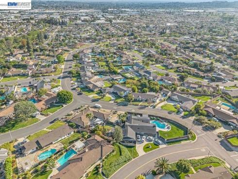 1215  Wardman Dr  , Brea, CA