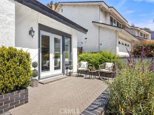 897  Kings Canyon   Road, Brea, CA