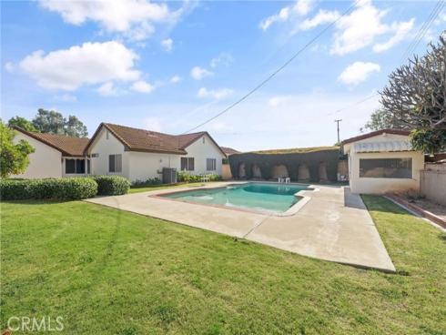 1319  Las Lomas  , Brea, CA