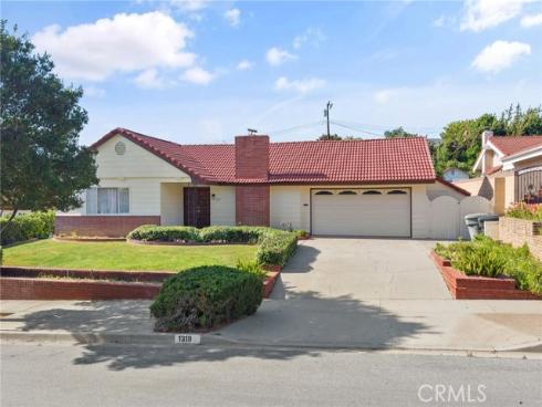 1319  Las Lomas  , Brea, CA
