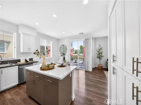 156 N Orange  , Brea, CA