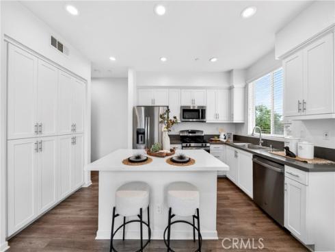 156 N Orange  , Brea, CA