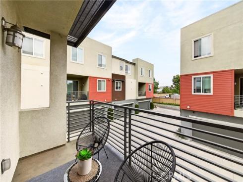 156 N Orange  , Brea, CA