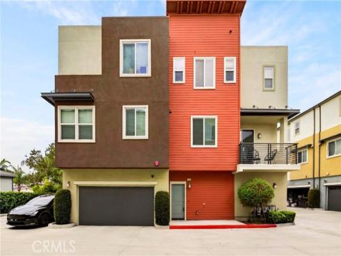 156 N Orange  , Brea, CA