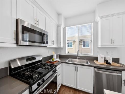 156 N Orange  , Brea, CA