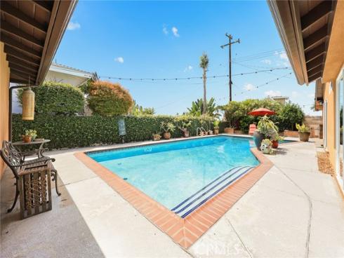 1321 N Puente Street, Brea, CA