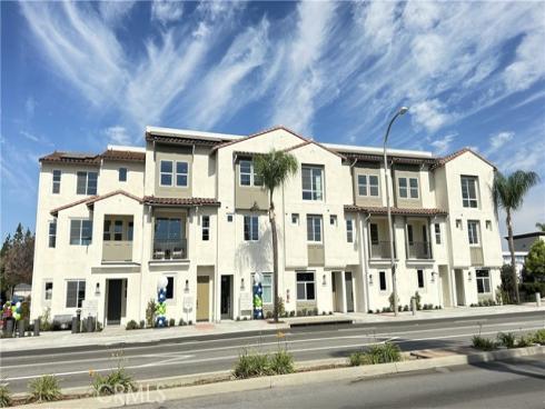 685 S. Brea Boulevard 102