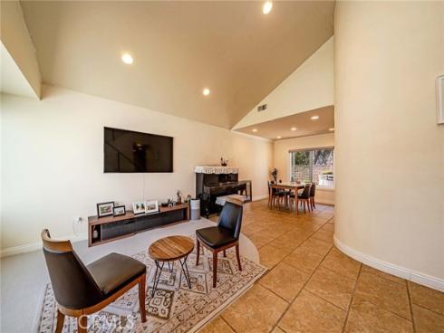 141  Meadowcreek  , Brea, CA