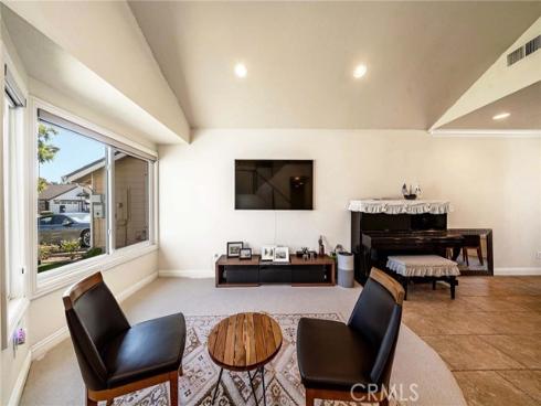 141  Meadowcreek  , Brea, CA